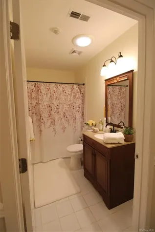 146 Farm House Court Manorville NY 11949