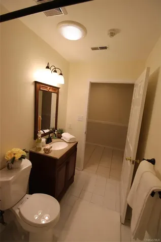 146 Farm House Court Manorville NY 11949
