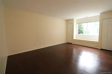 146 Farm House Court Manorville NY 11949