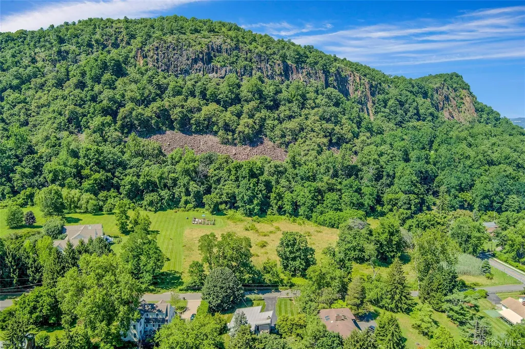 107 Larchdale Avenue Nyack NY 10960