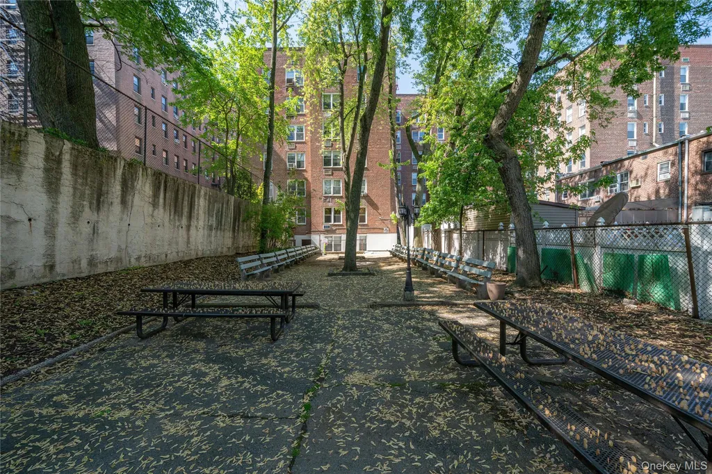 3185 Crescent Street Astoria NY 11106