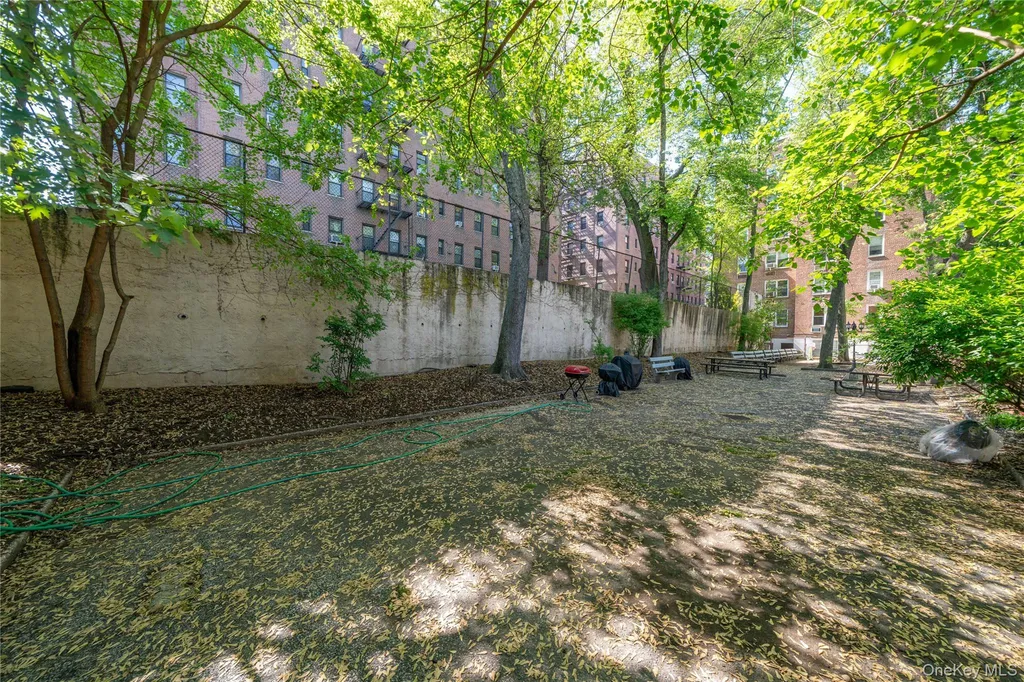 3185 Crescent Street Astoria NY 11106