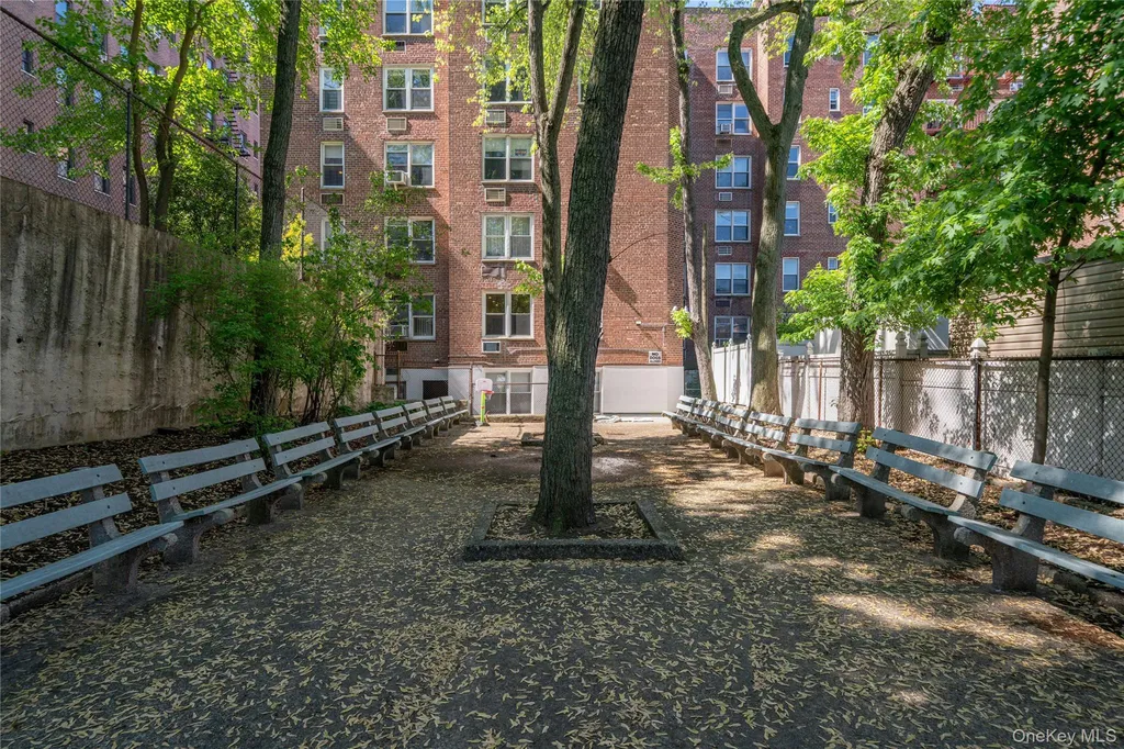3185 Crescent Street Astoria NY 11106