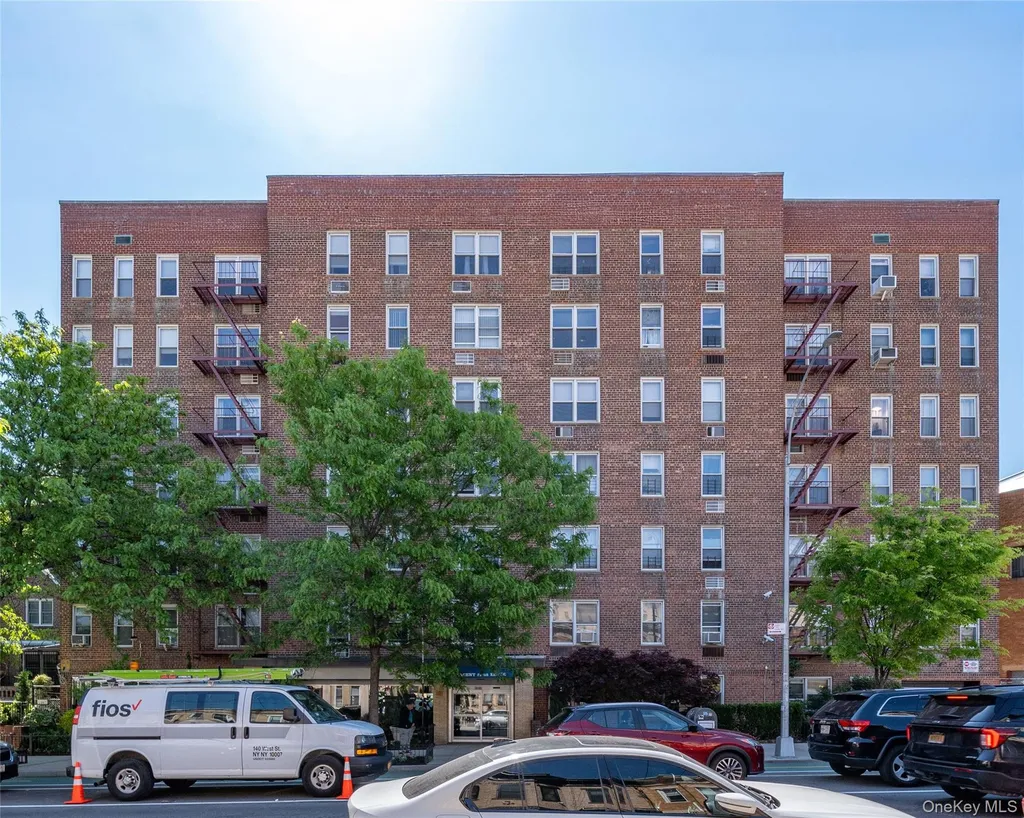 3185 Crescent Street Astoria NY 11106