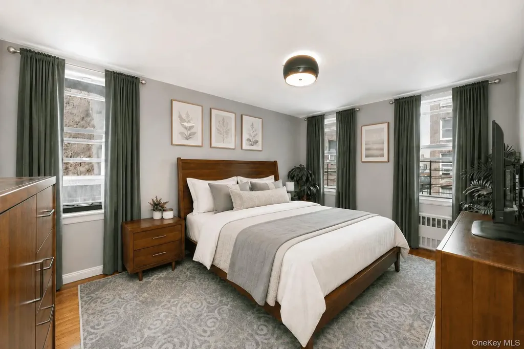 3185 Crescent Street Astoria NY 11106