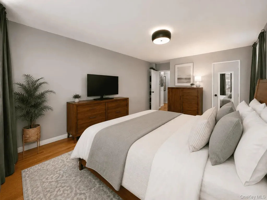 3185 Crescent Street Astoria NY 11106