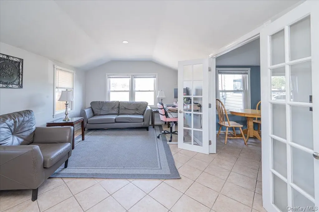 148 Saxton Street Patchogue NY 11772