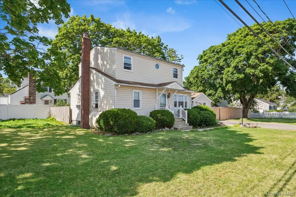 148 Saxton Street Patchogue NY 11772