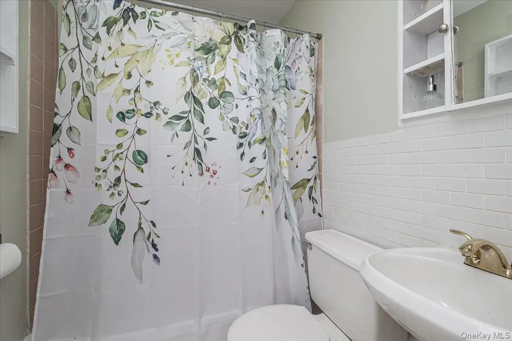 148 Saxton Street Patchogue NY 11772