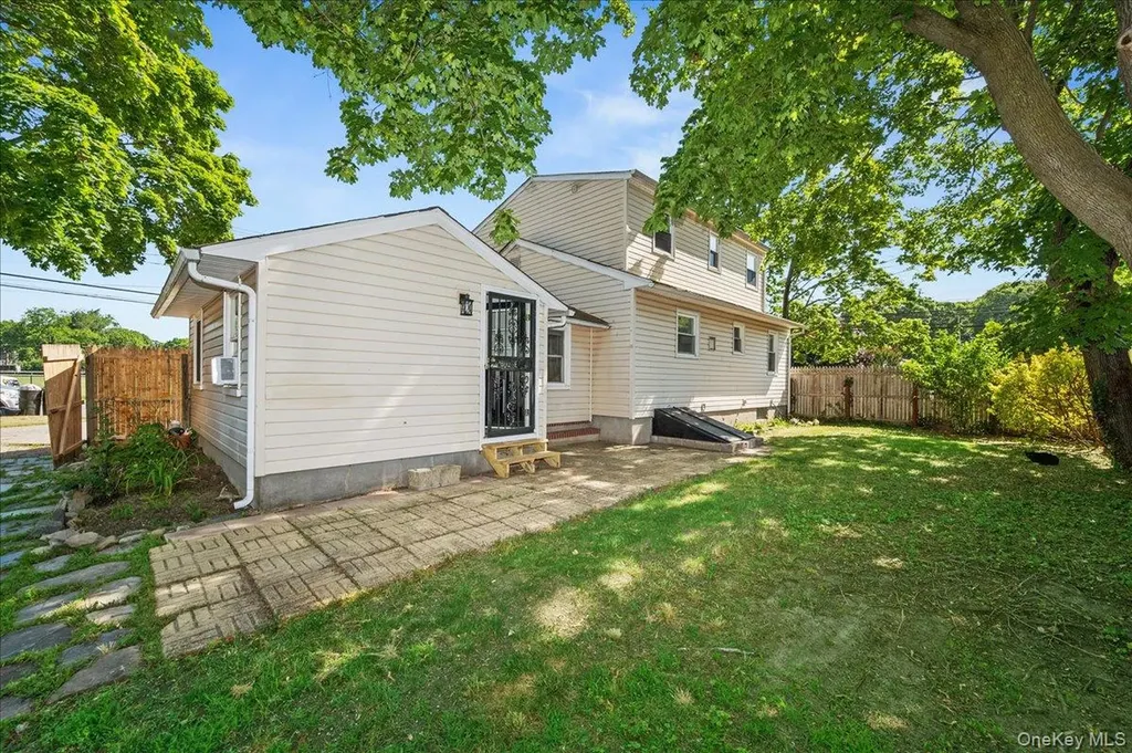 148 Saxton Street Patchogue NY 11772