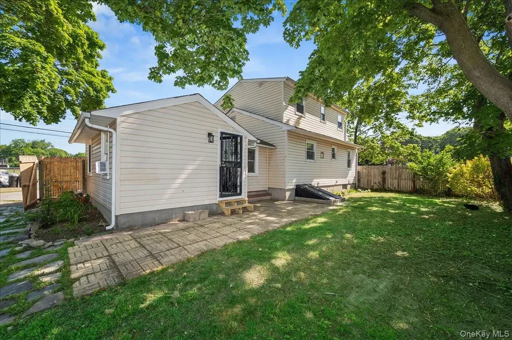 148 Saxton Street Patchogue NY 11772