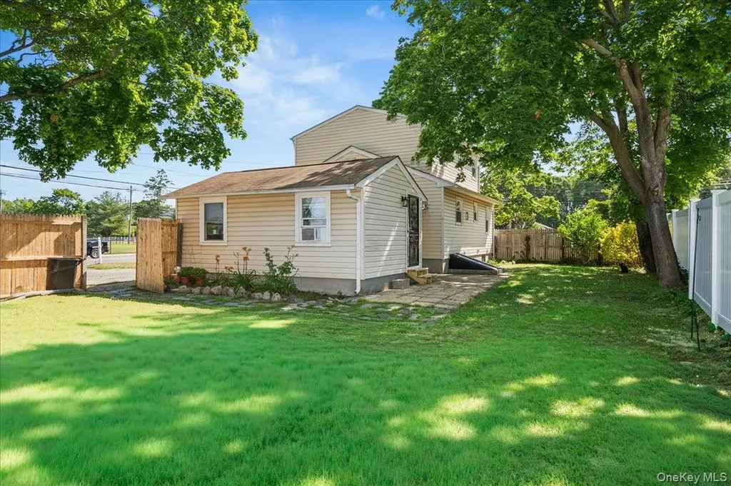 148 Saxton Street Patchogue NY 11772