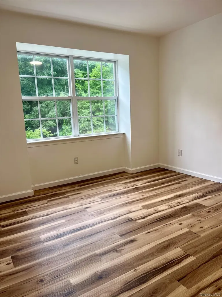 49 Woodlake Drive Middletown NY 10940
