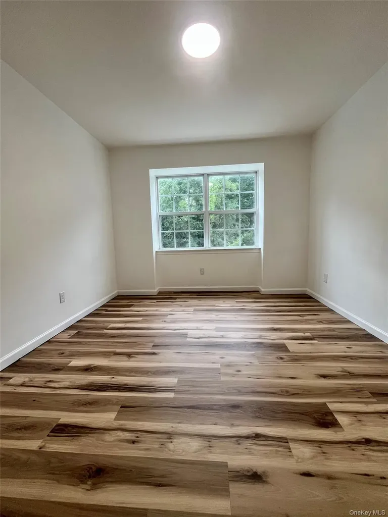 49 Woodlake Drive Middletown NY 10940