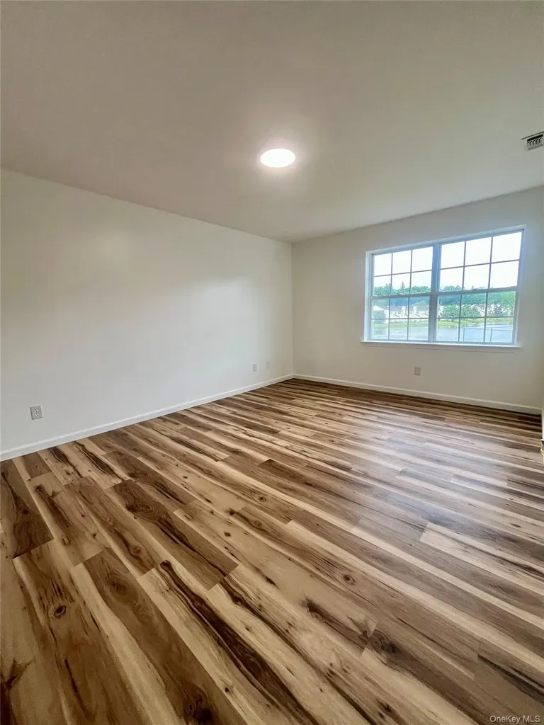 49 Woodlake Drive Middletown NY 10940