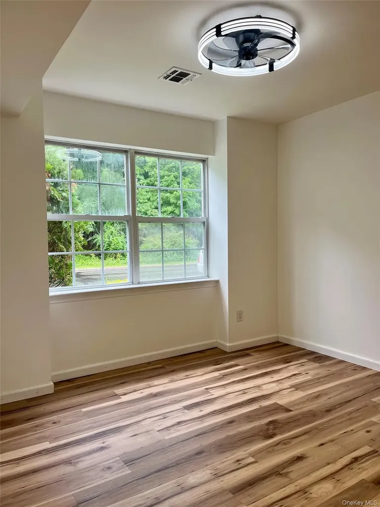 49 Woodlake Drive Middletown NY 10940