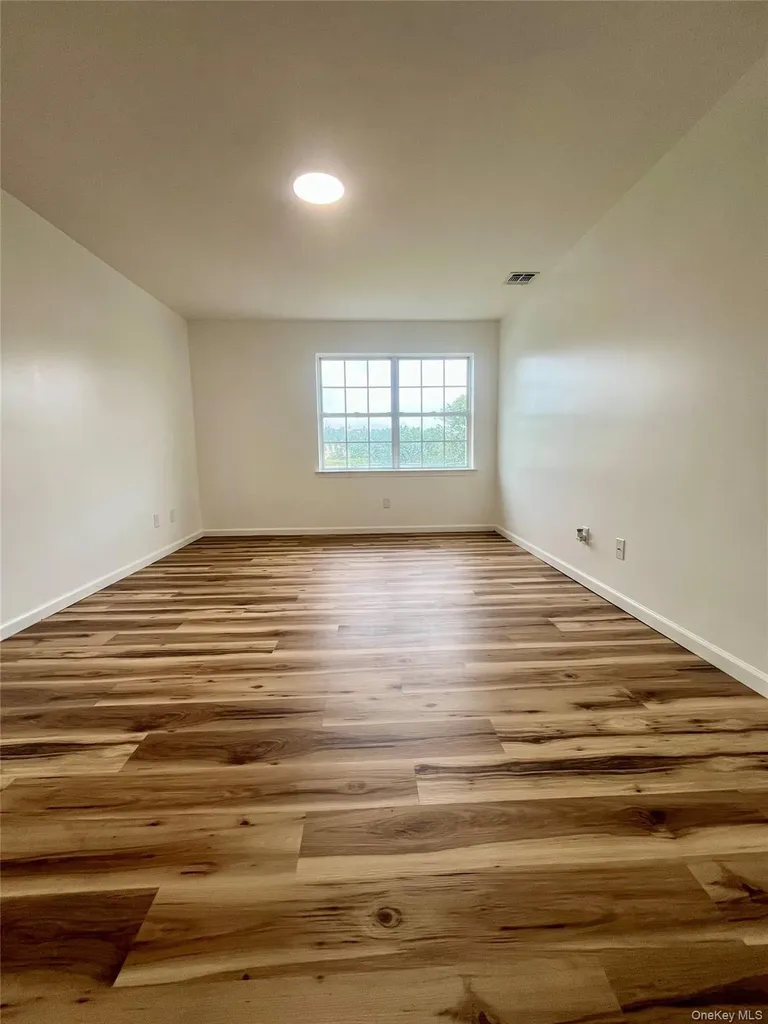 49 Woodlake Drive Middletown NY 10940
