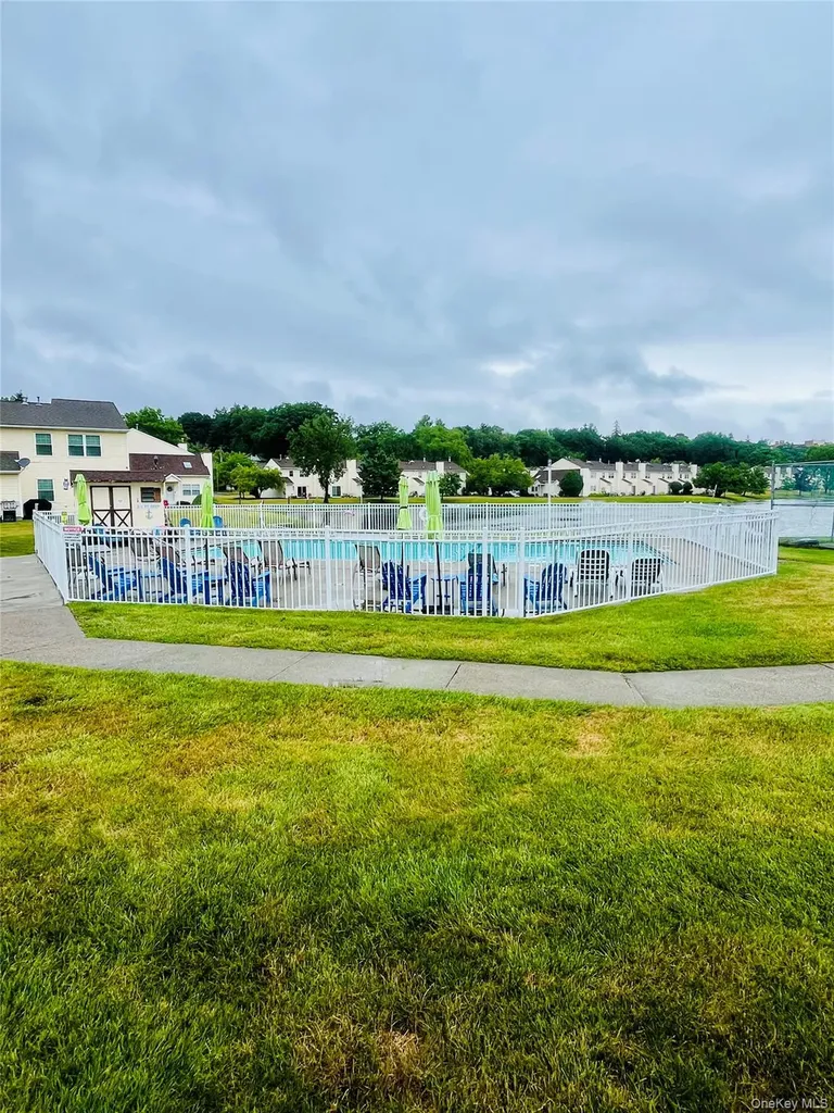 49 Woodlake Drive Middletown NY 10940