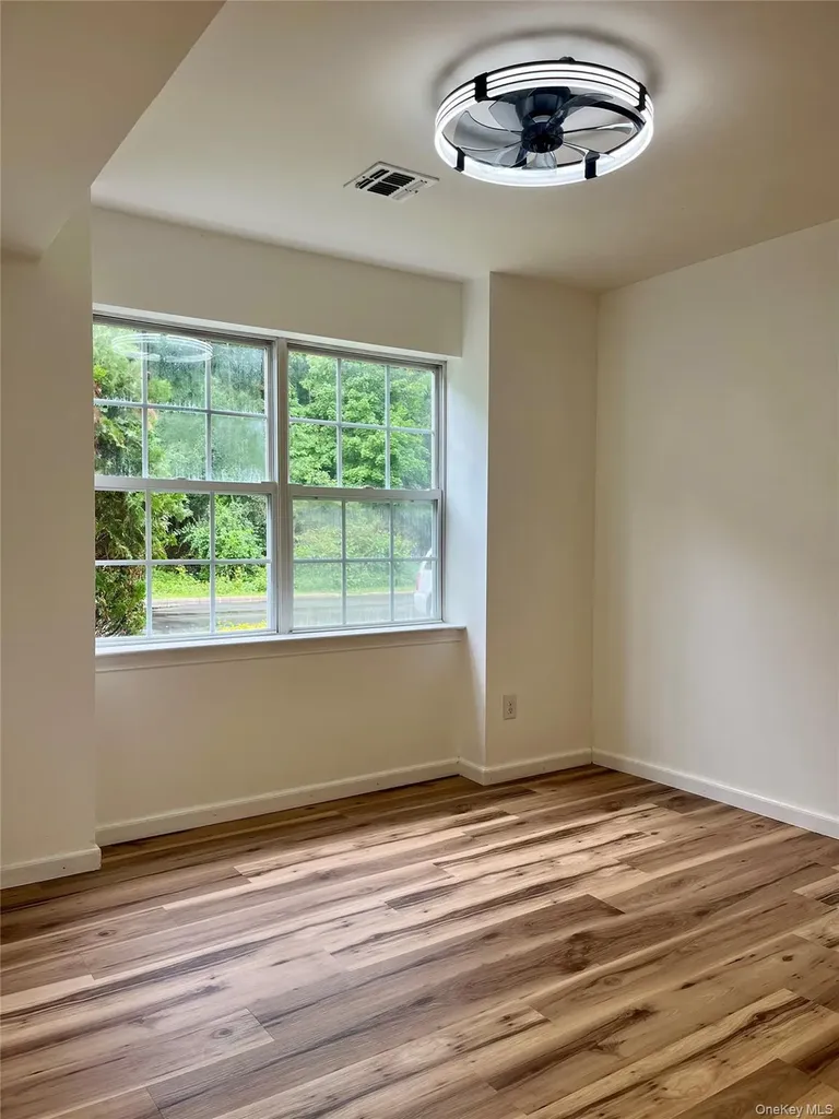 49 Woodlake Drive Middletown NY 10940