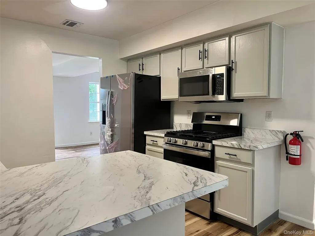 49 Woodlake Drive Middletown NY 10940