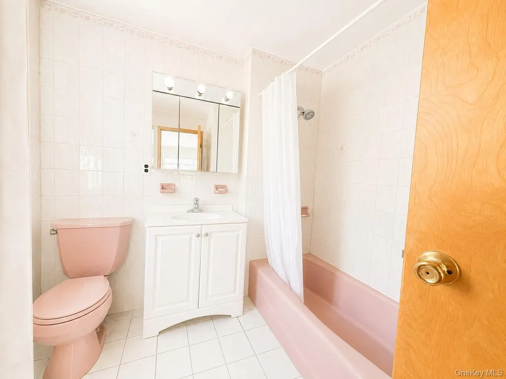 8018 217th Queens Village NY 11427