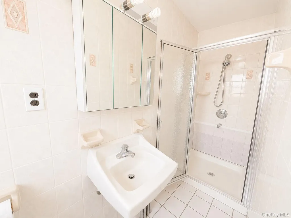 8018 217th Queens Village NY 11427