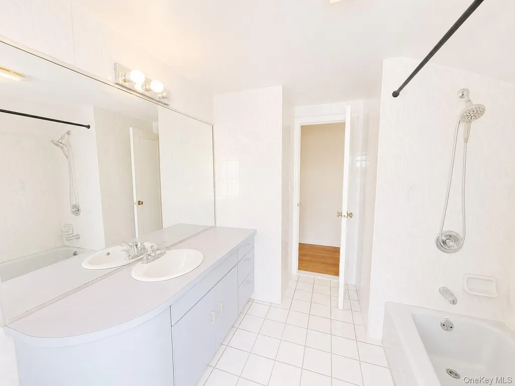 8018 217th Queens Village NY 11427