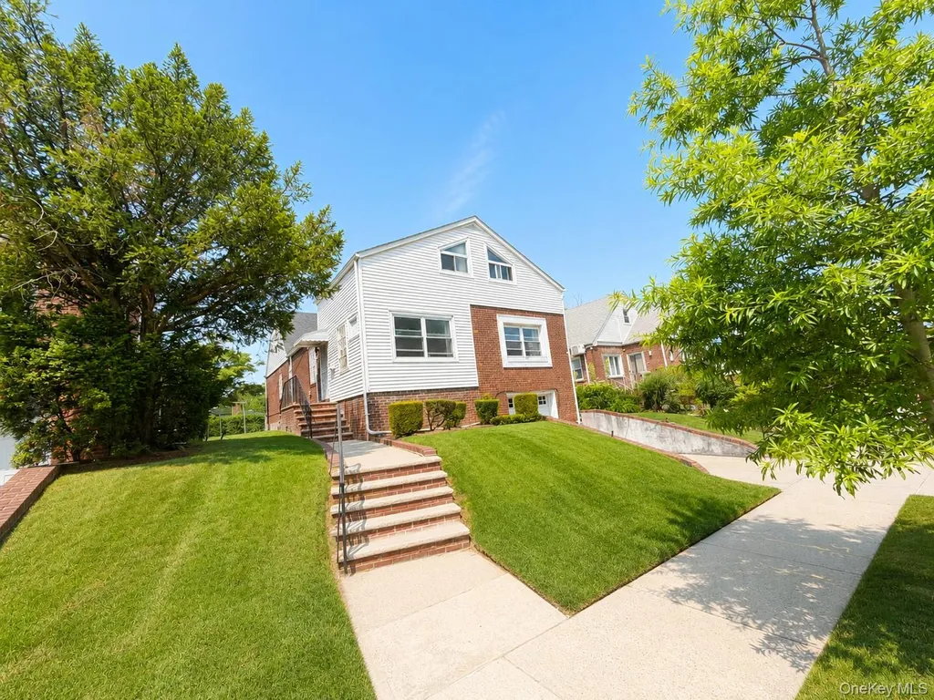 8018 217th Queens Village NY 11427