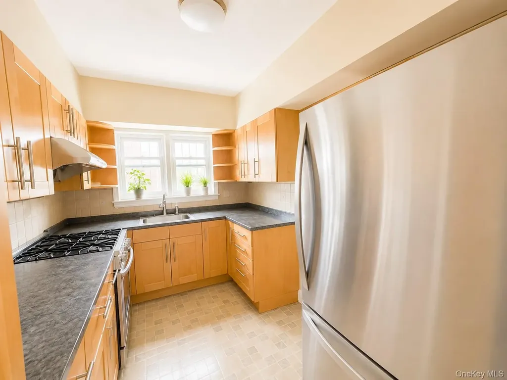 8018 217th Queens Village NY 11427