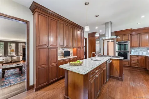 40 Parkview Drive Bronxville NY 10708