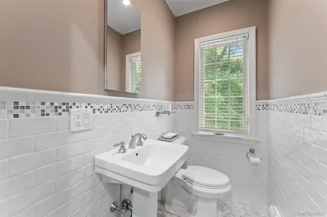 40 Parkview Drive Bronxville NY 10708