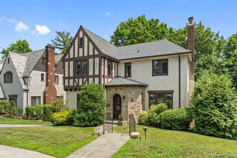 40 Parkview Drive Bronxville NY 10708
