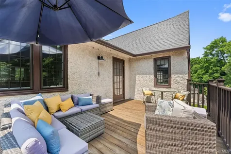 40 Parkview Drive Bronxville NY 10708