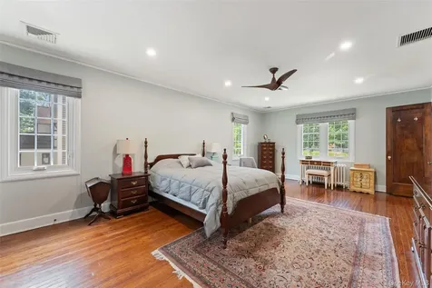 40 Parkview Drive Bronxville NY 10708