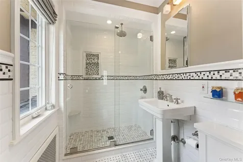 40 Parkview Drive Bronxville NY 10708
