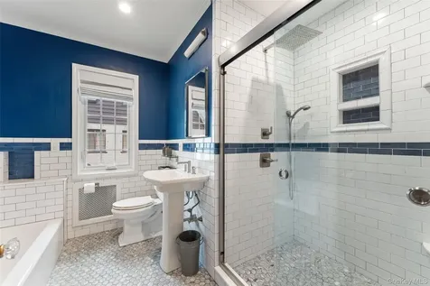 40 Parkview Drive Bronxville NY 10708