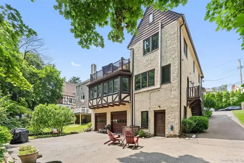 40 Parkview Drive Bronxville NY 10708