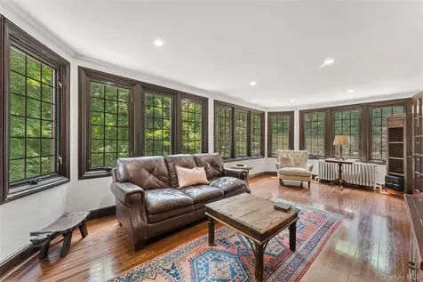 40 Parkview Drive Bronxville NY 10708