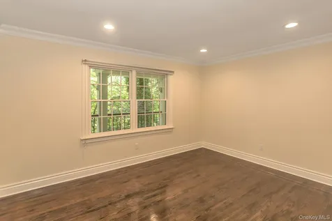 10 Laurel Cove Road Oyster Bay NY 11771