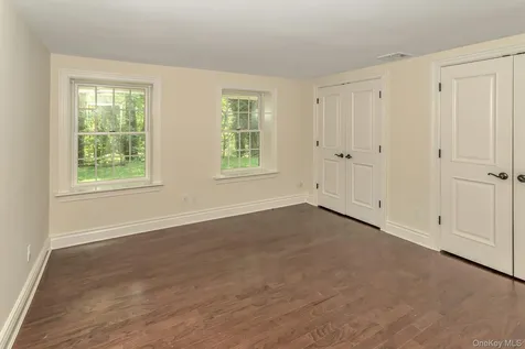10 Laurel Cove Road Oyster Bay NY 11771