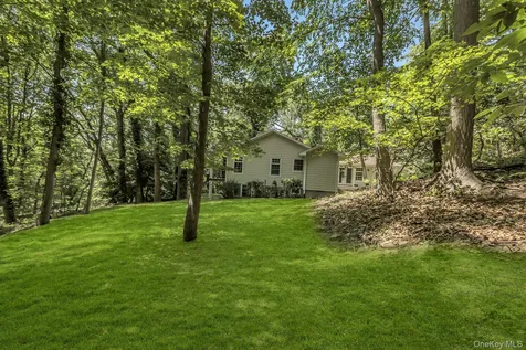 10 Laurel Cove Road Oyster Bay NY 11771
