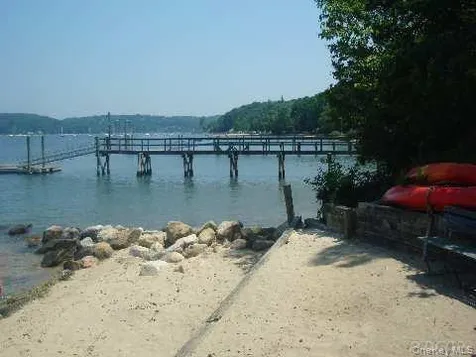 10 Laurel Cove Road Oyster Bay NY 11771
