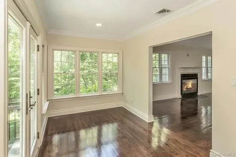 10 Laurel Cove Road Oyster Bay NY 11771