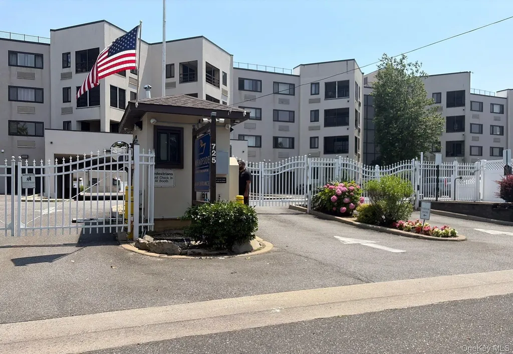 725 Miller Avenue Freeport NY 11520