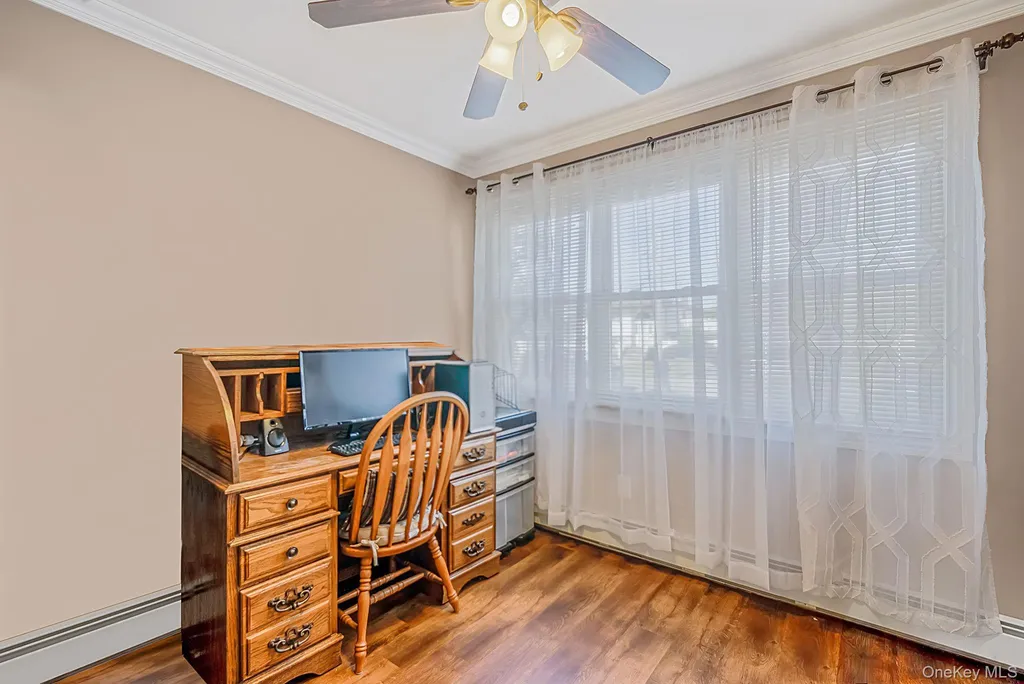 426 N 4th Street Lindenhurst NY 11757