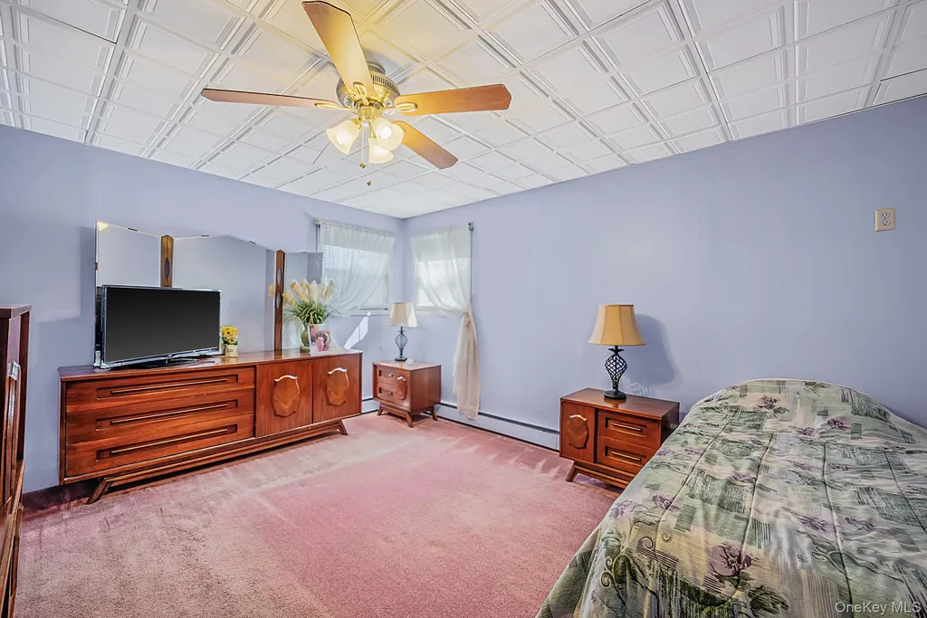 426 N 4th Street Lindenhurst NY 11757
