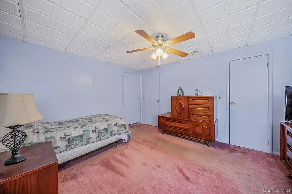 426 N 4th Street Lindenhurst NY 11757