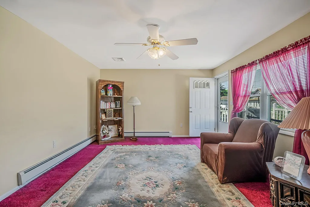 426 N 4th Street Lindenhurst NY 11757