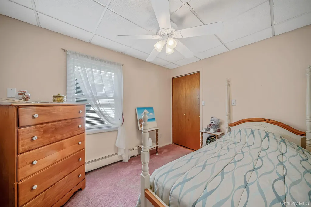 426 N 4th Street Lindenhurst NY 11757