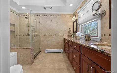 15 Tiber Road Oyster Bay Cove NY 11791